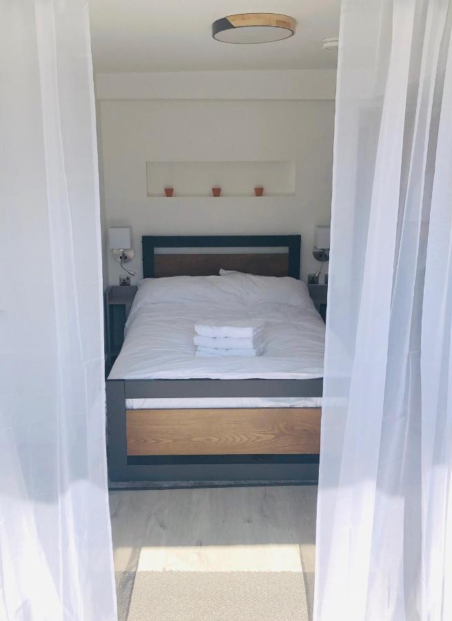 One One Five Apartment Суонси Экстерьер фото