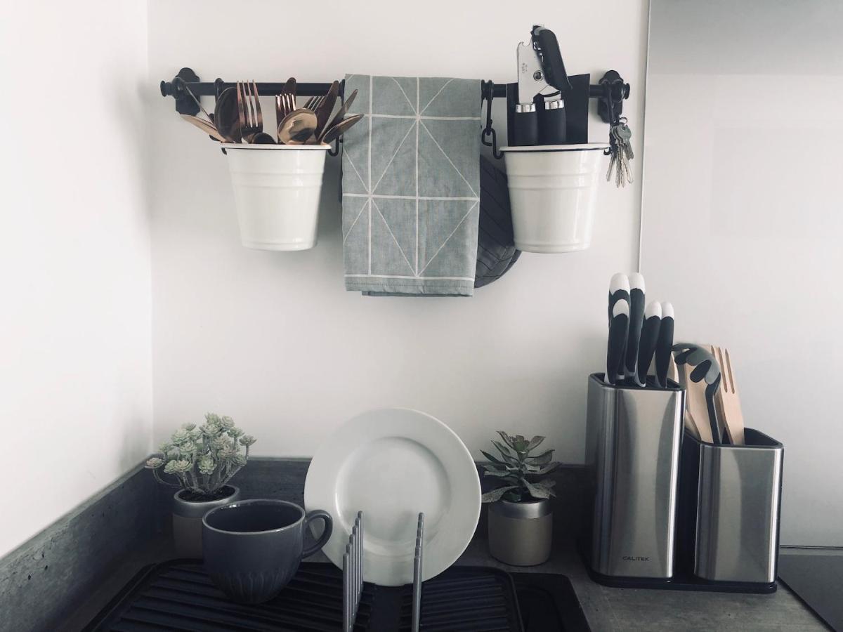 One One Five Apartment Суонси Экстерьер фото