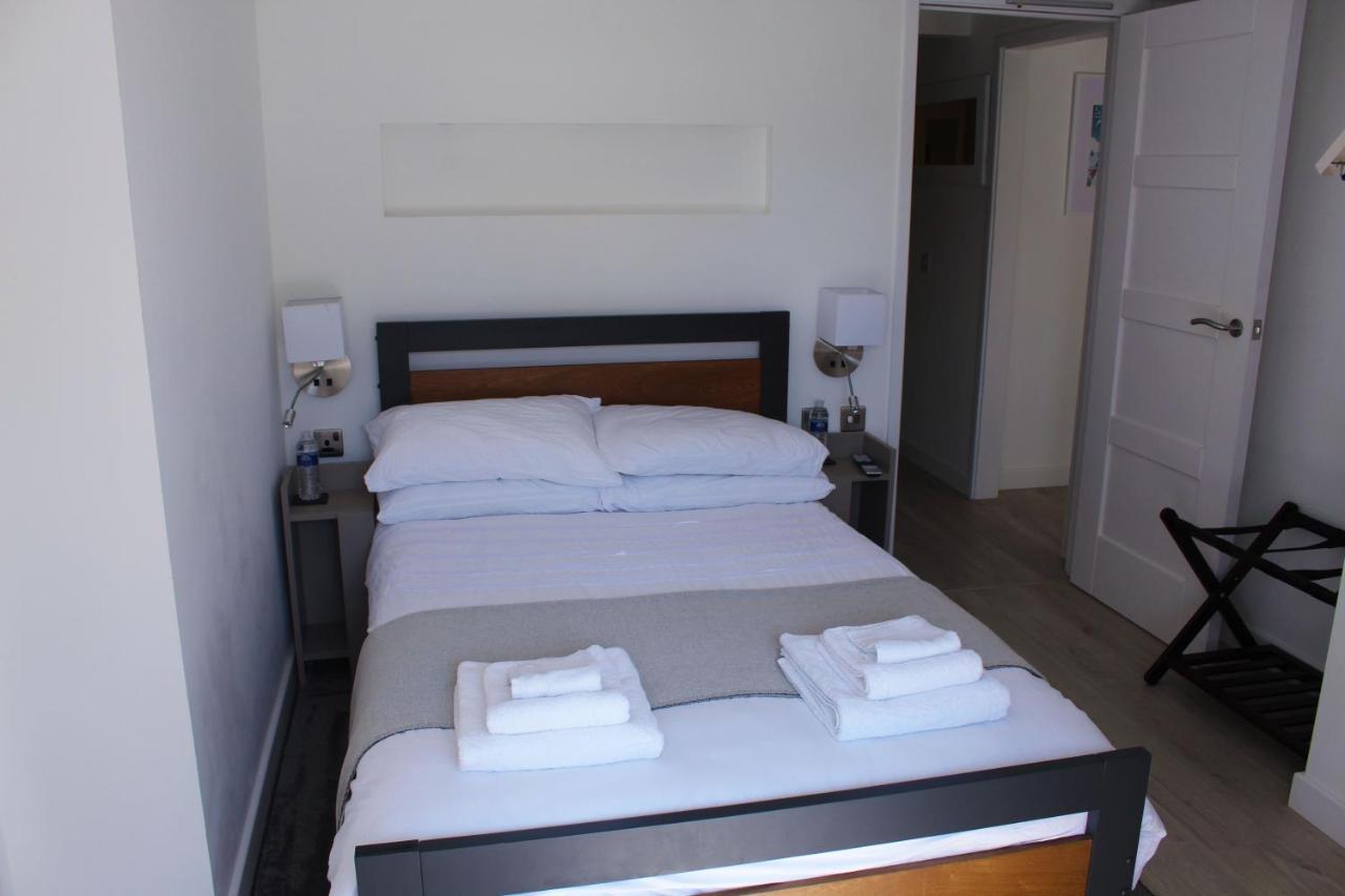 One One Five Apartment Суонси Экстерьер фото