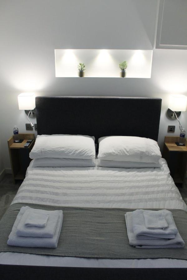 One One Five Apartment Суонси Экстерьер фото